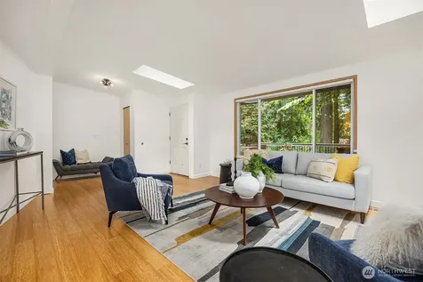 9820 NE Beach Crest Drive Bainbridge Island WA 98110