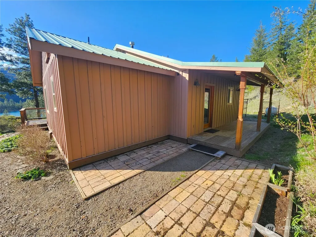 60 E Wannacut Lane Oroville WA 98844