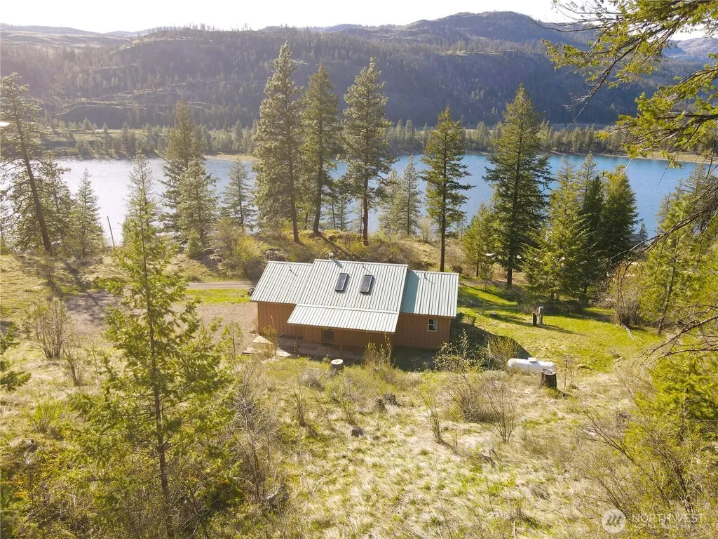 60 E Wannacut Lane Oroville WA 98844