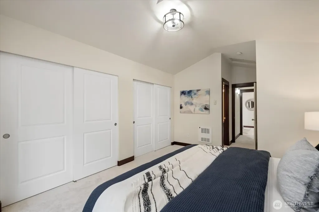 2205 NE 92nd Street Seattle WA 98115