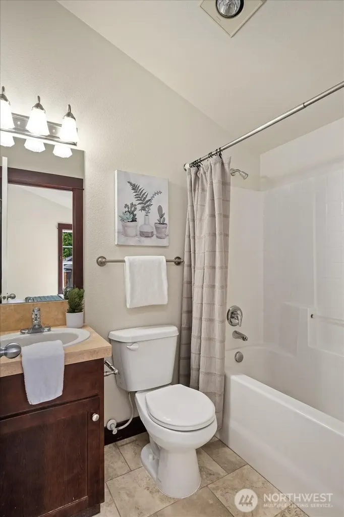 2205 NE 92nd Street Seattle WA 98115