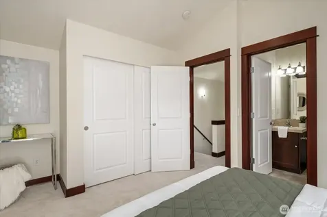 2205 NE 92nd Street Seattle WA 98115