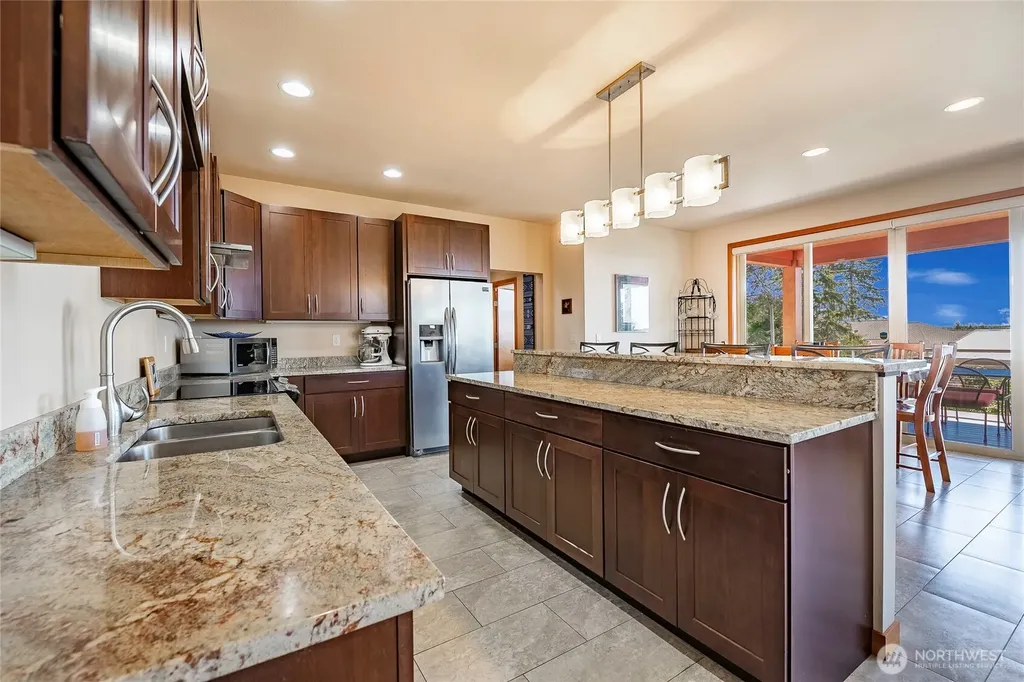 8285 Sunset Street Blaine WA 98230