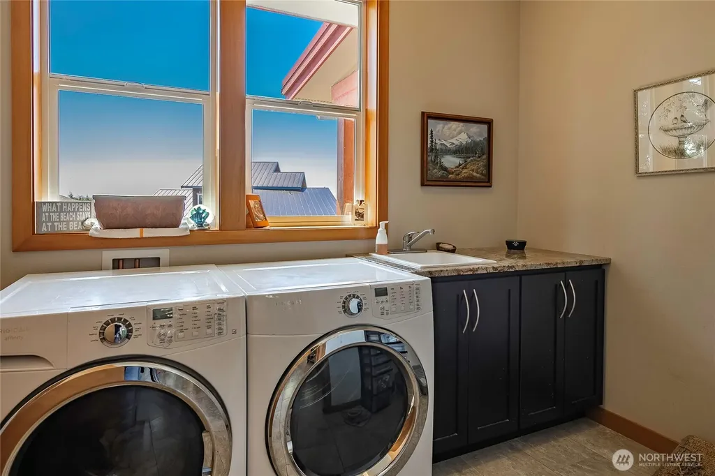 8285 Sunset Street Blaine WA 98230
