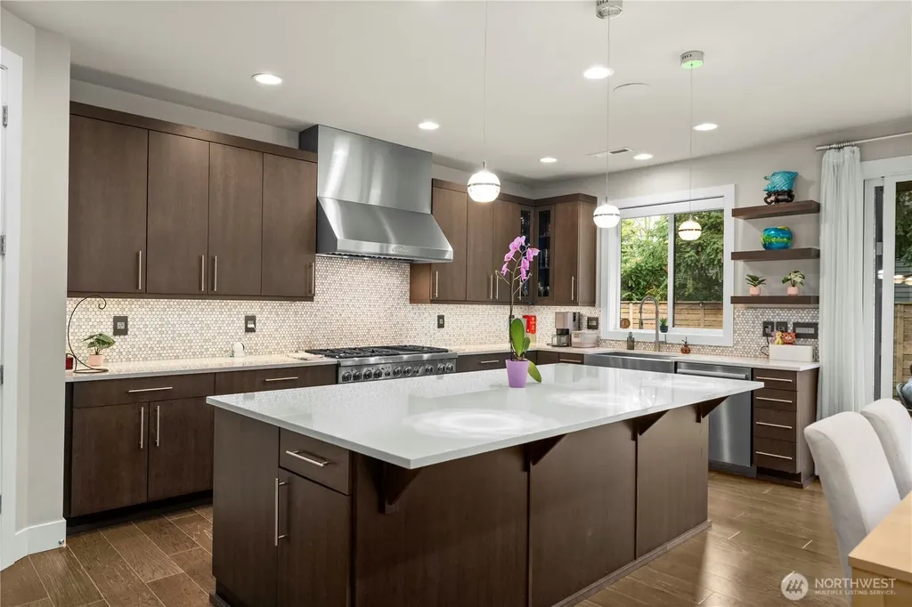 10351 SE 8th Street Bellevue WA 98004