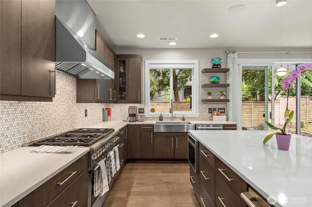 10351 SE 8th Street Bellevue WA 98004