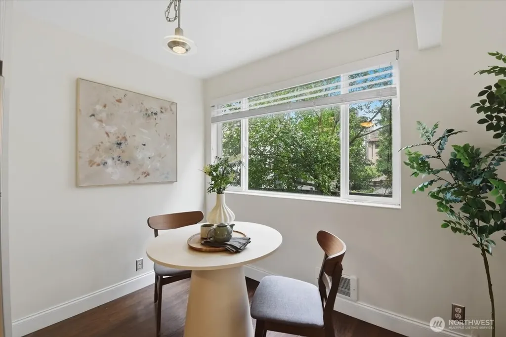 2552 14th Avenue W Seattle WA 98119