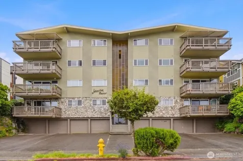 2552 14th Avenue W Seattle WA 98119