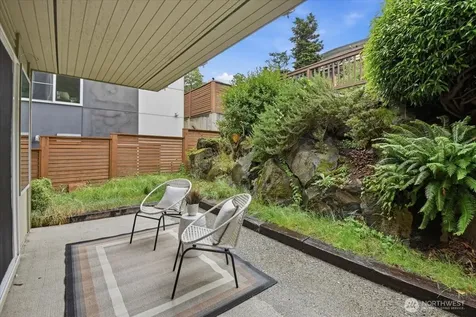 2552 14th Avenue W Seattle WA 98119
