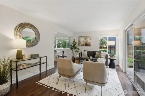 2552 14th Avenue W Seattle WA 98119