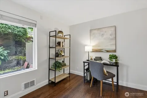 2552 14th Avenue W Seattle WA 98119