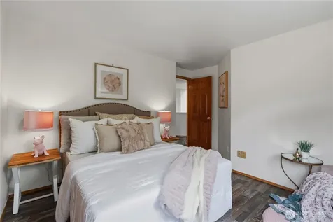 26057 SE 38th Street Sammamish WA 98029