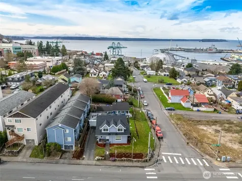 3004 W Marine View Drive Everett WA 98201