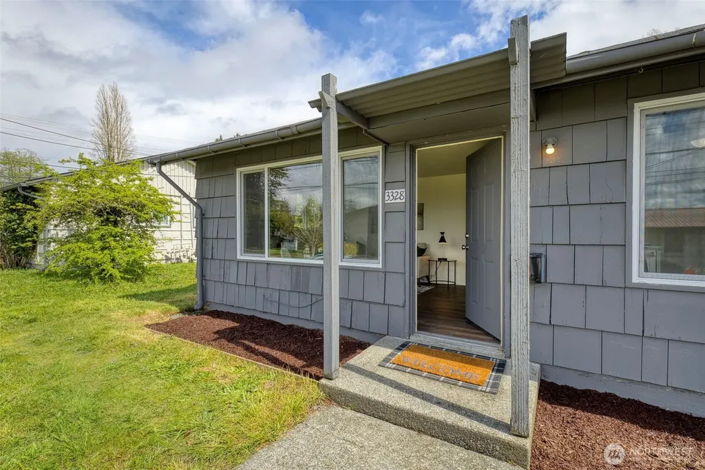 3326 - 3328 Halverson Avenue Bremerton WA 98310