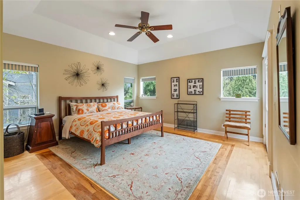 5601 W Mercer Way Mercer Island WA 98040