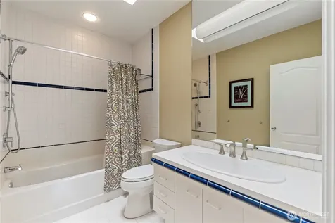 5601 W Mercer Way Mercer Island WA 98040