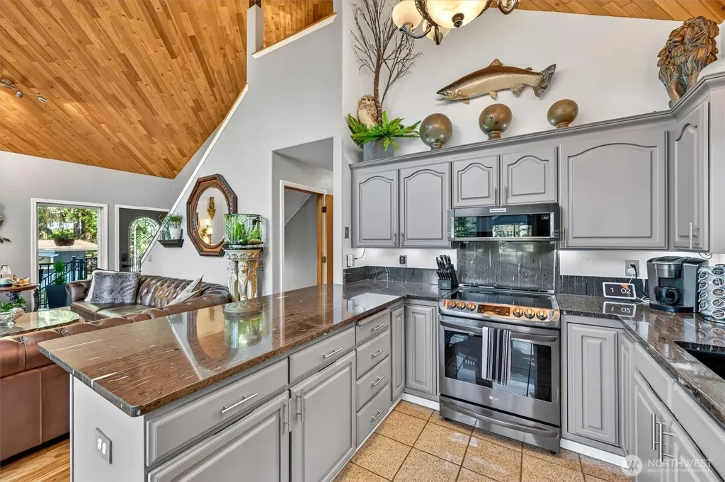 2851 E Mason Lake Drive E Grapeview WA 98546