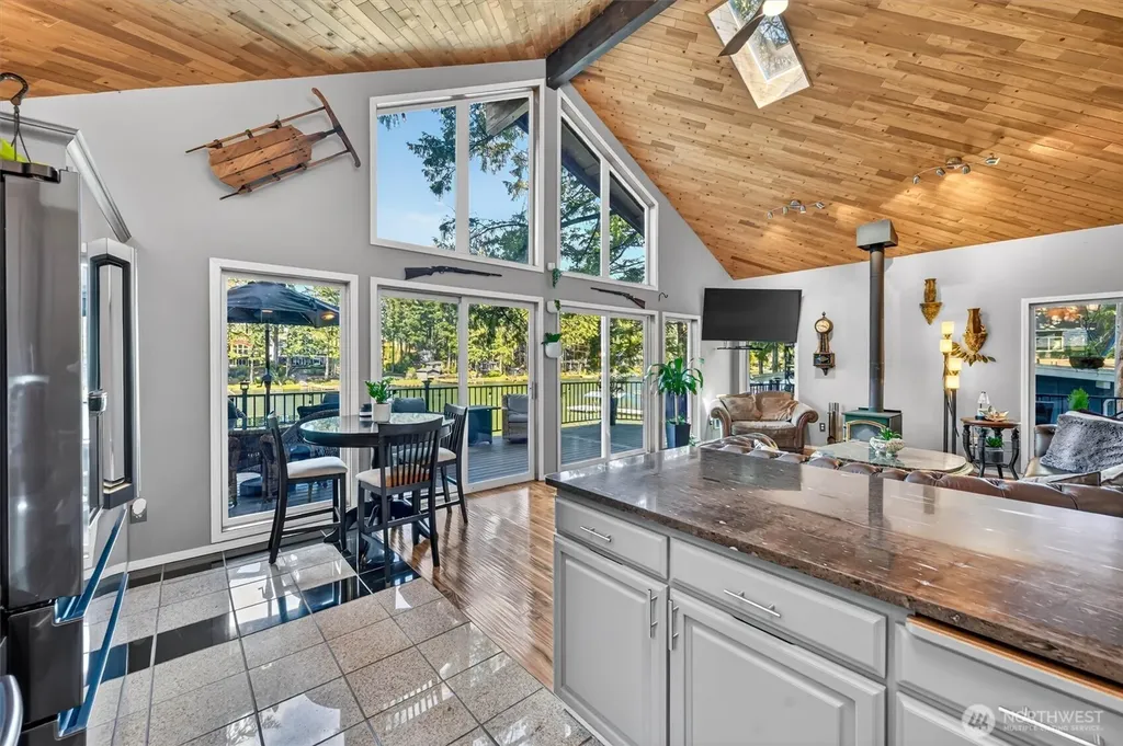 2851 E Mason Lake Drive E Grapeview WA 98546