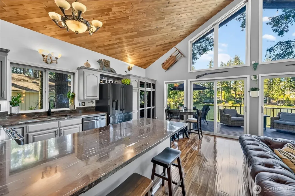 2851 E Mason Lake Drive E Grapeview WA 98546