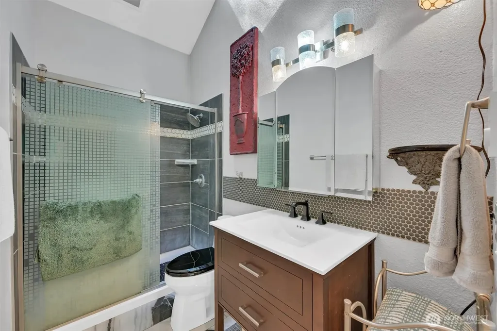 2851 E Mason Lake Drive E Grapeview WA 98546