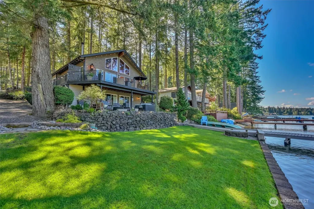 2851 E Mason Lake Drive E Grapeview WA 98546