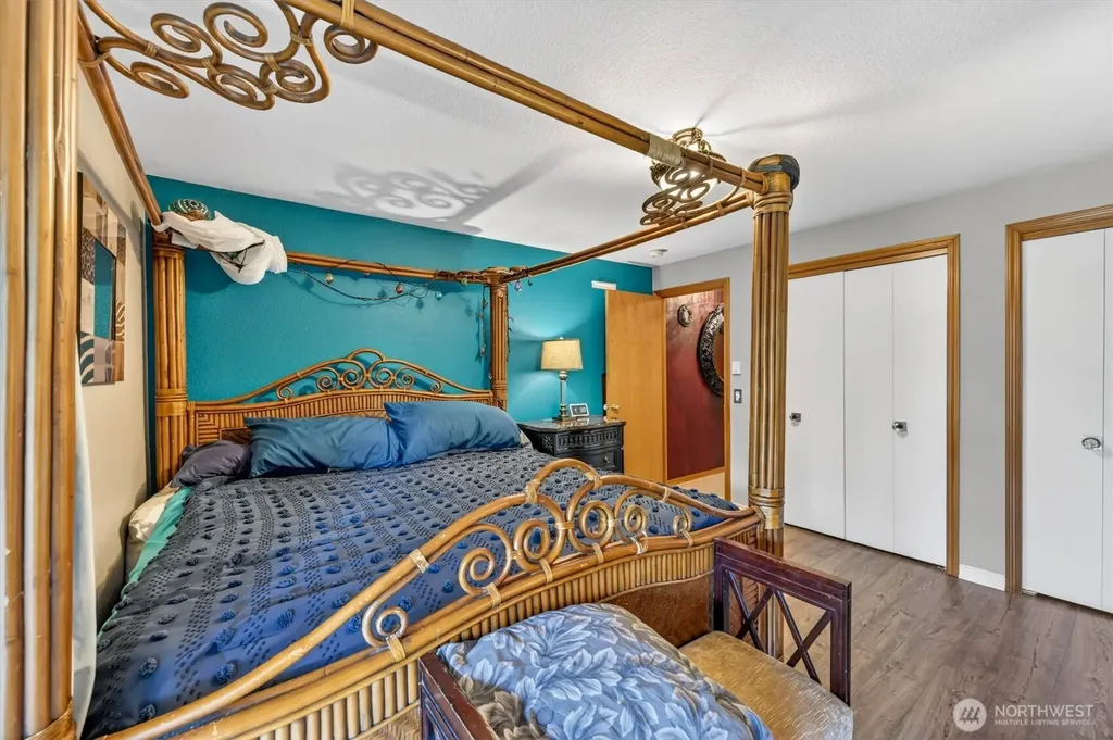2851 E Mason Lake Drive E Grapeview WA 98546