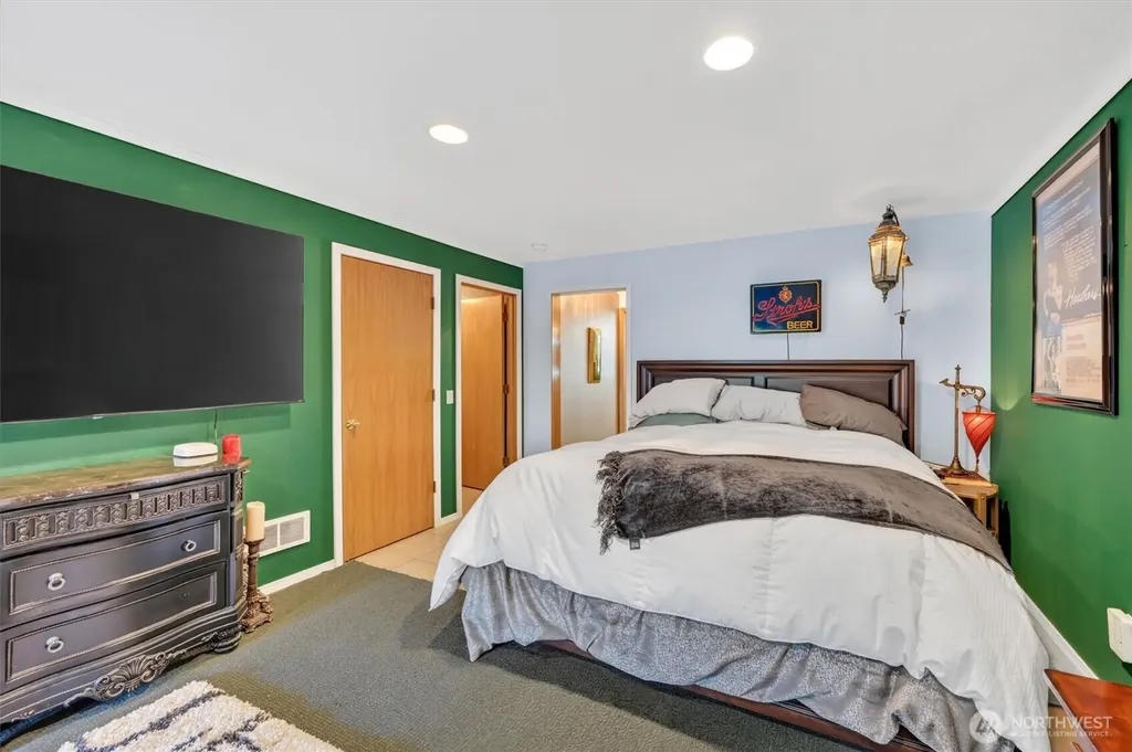 2851 E Mason Lake Drive E Grapeview WA 98546