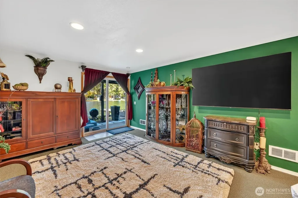 2851 E Mason Lake Drive E Grapeview WA 98546