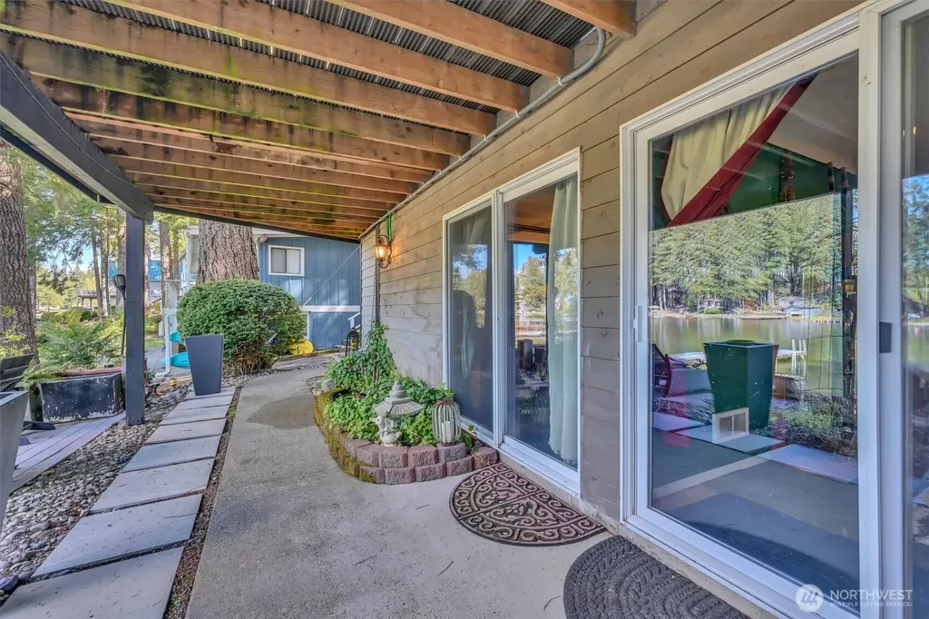 2851 E Mason Lake Drive E Grapeview WA 98546