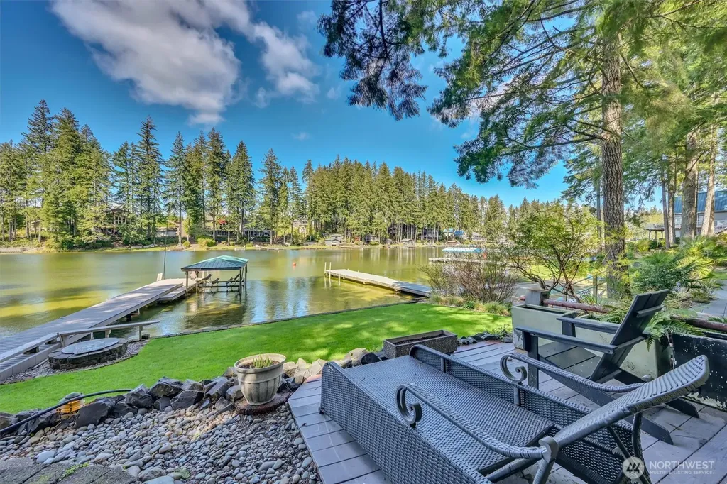2851 E Mason Lake Drive E Grapeview WA 98546
