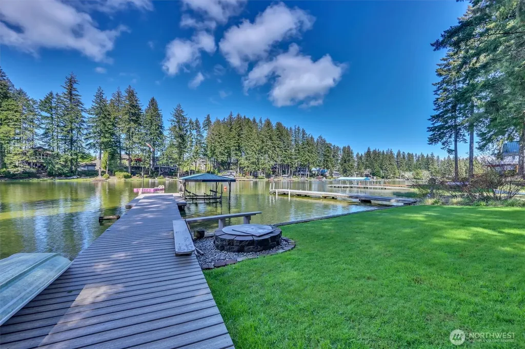 2851 E Mason Lake Drive E Grapeview WA 98546