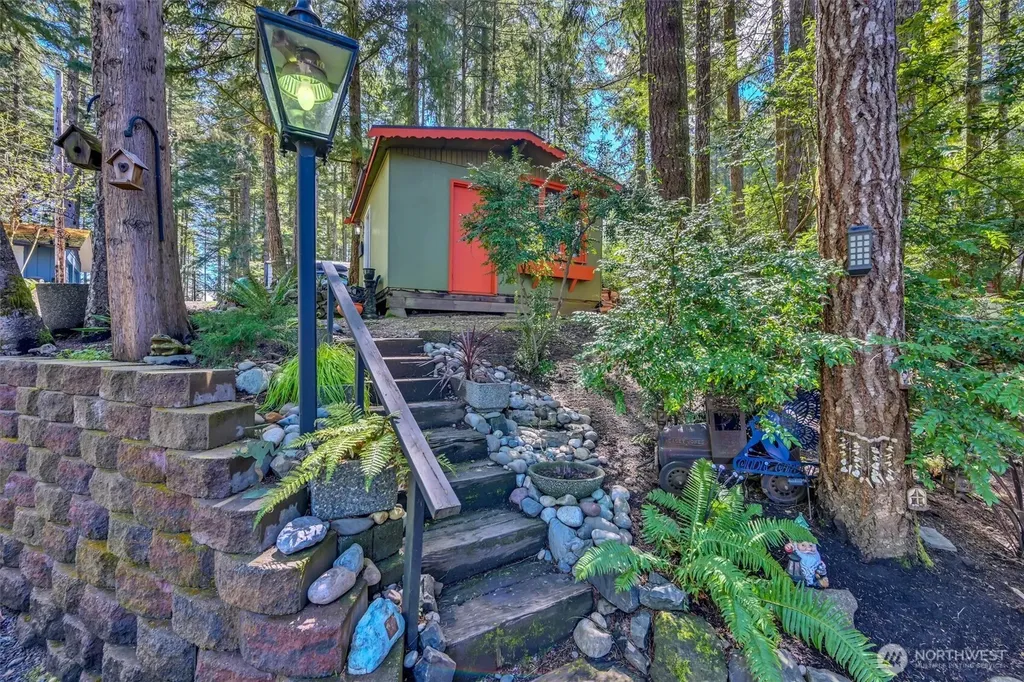 2851 E Mason Lake Drive E Grapeview WA 98546
