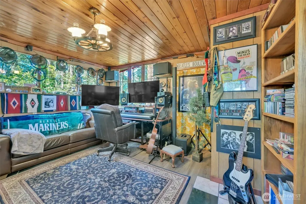 2851 E Mason Lake Drive E Grapeview WA 98546