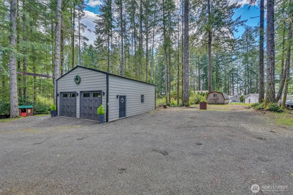 2851 E Mason Lake Drive E Grapeview WA 98546