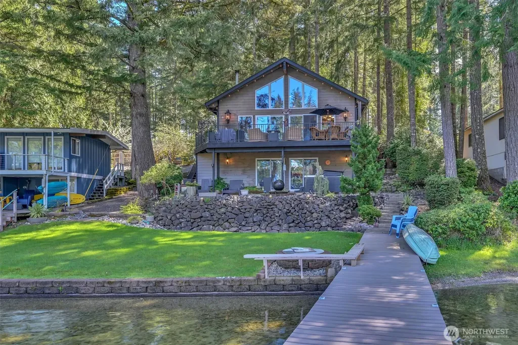 2851 E Mason Lake Drive E Grapeview WA 98546