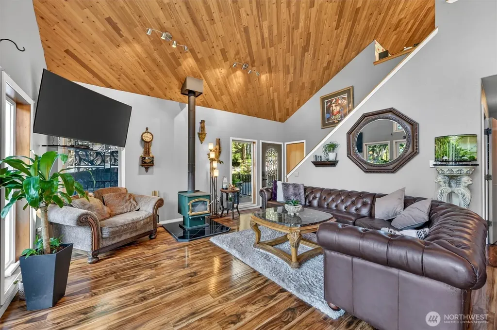 2851 E Mason Lake Drive E Grapeview WA 98546