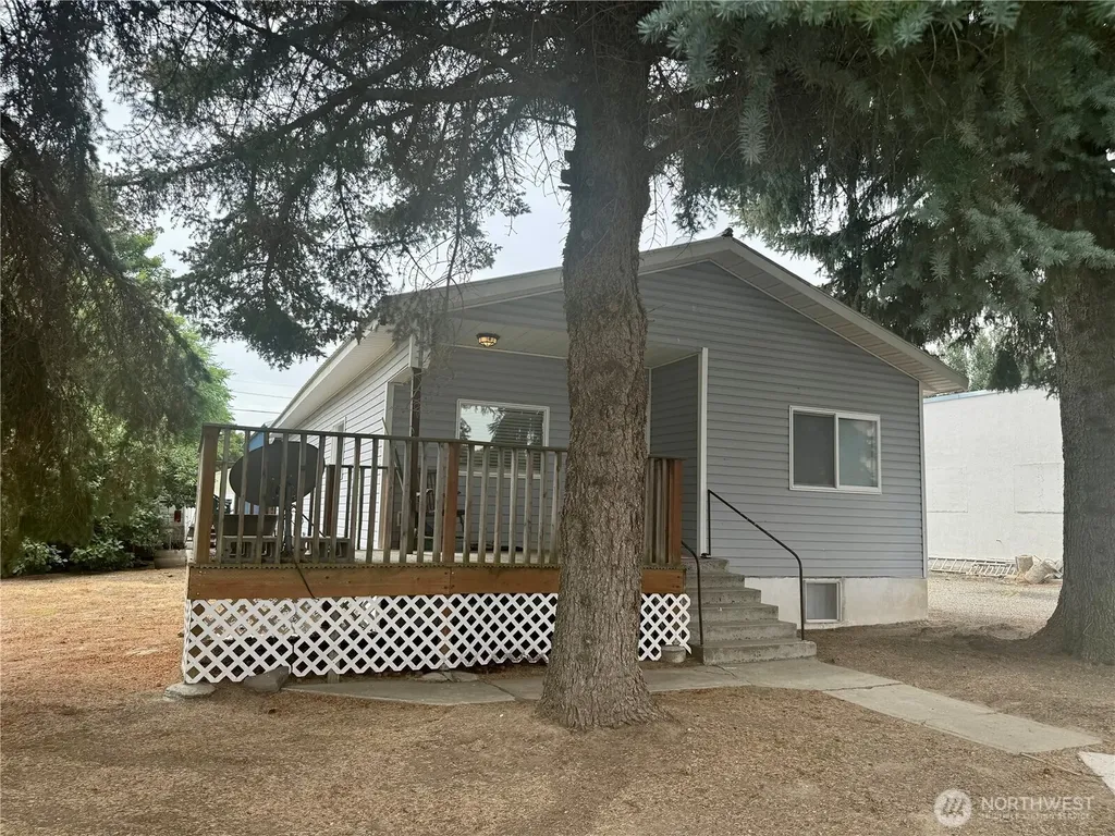 211 W Main Street Almira WA 99103