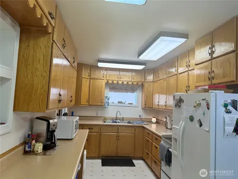 211 W Main Street Almira WA 99103