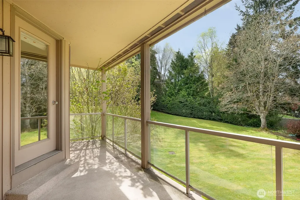 23003 Lakeview Drive Mountlake Terrace WA 98043