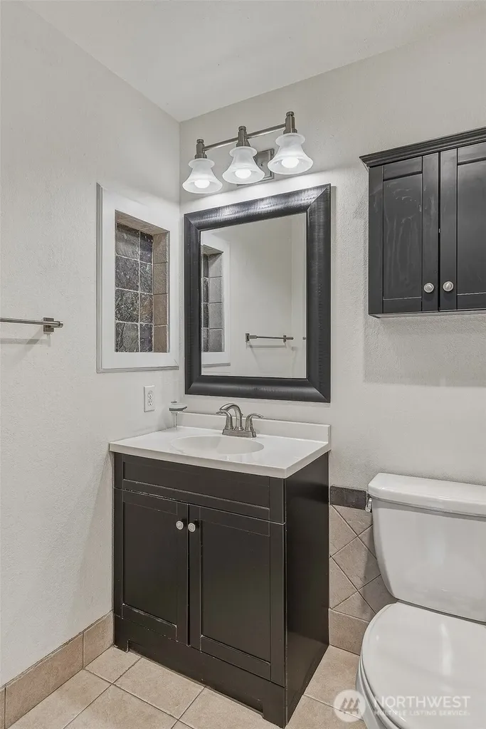 23003 Lakeview Drive Mountlake Terrace WA 98043