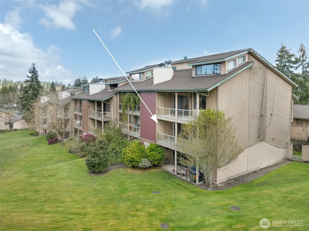 23003 Lakeview Drive Mountlake Terrace WA 98043