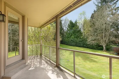 23003 Lakeview Drive Mountlake Terrace WA 98043