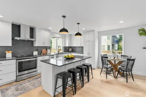 4257 W 33rd Ave W Seattle WA 98199