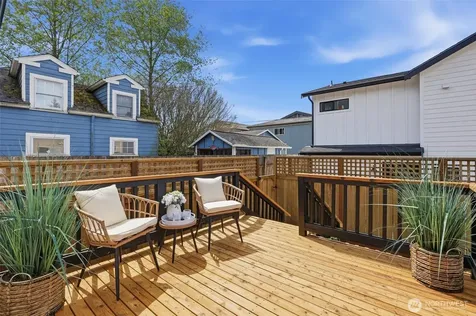 4257 W 33rd Ave W Seattle WA 98199