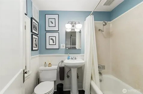 4725 15th Avenue NE Seattle WA 98105