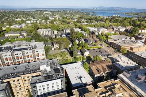 4725 15th Avenue NE Seattle WA 98105