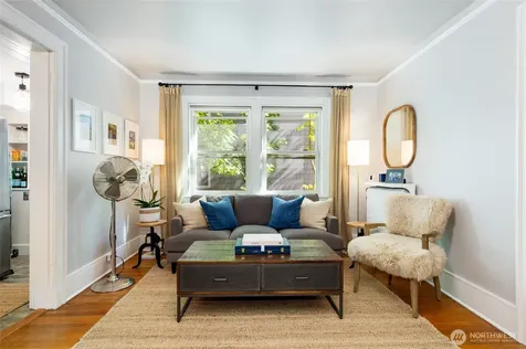4725 15th Avenue NE Seattle WA 98105