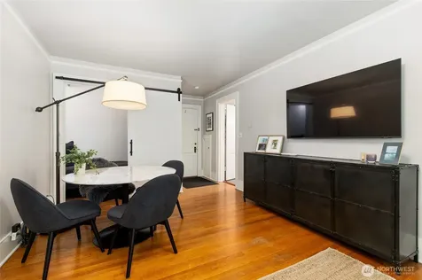 4725 15th Avenue NE Seattle WA 98105