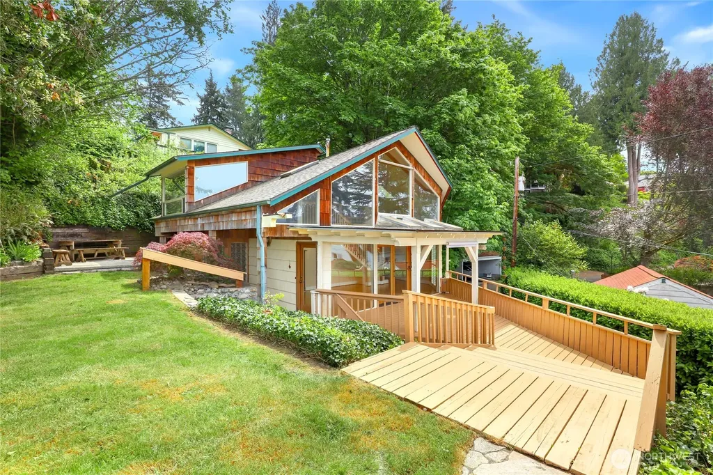 3542 Mathews Drive NW Bremerton WA 98312