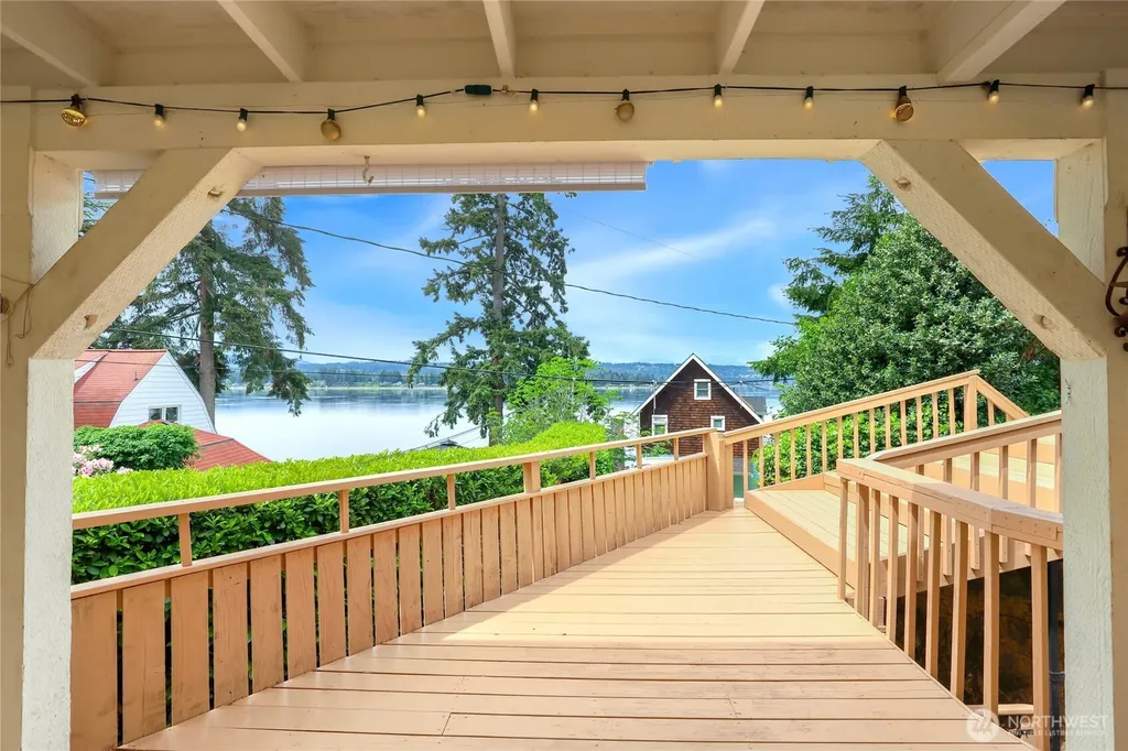 3542 Mathews Drive NW Bremerton WA 98312
